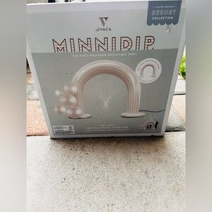 Coastal Pearl Wall Garland